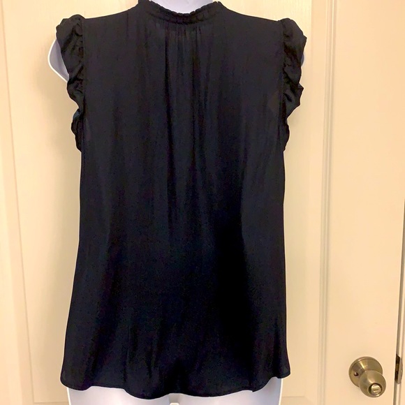 🎉HP🎉 Loft Ruffle Split Neck Top - Picture 5 of 7